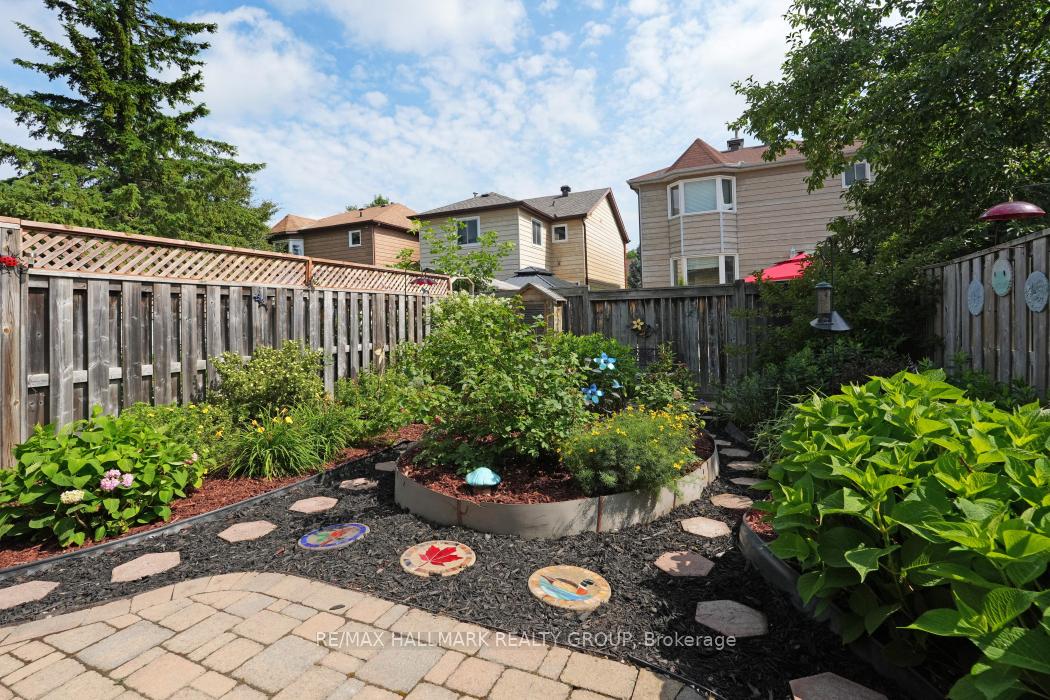 Photo 27 of 92 Waterton Crescent, Ottawa, Kanata - Bridlewood — HOMEH
