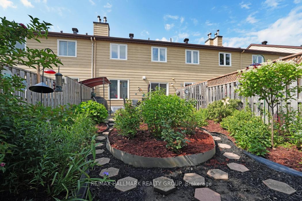 Photo 29 of 92 Waterton Crescent, Ottawa, Kanata - Bridlewood — HOMEH