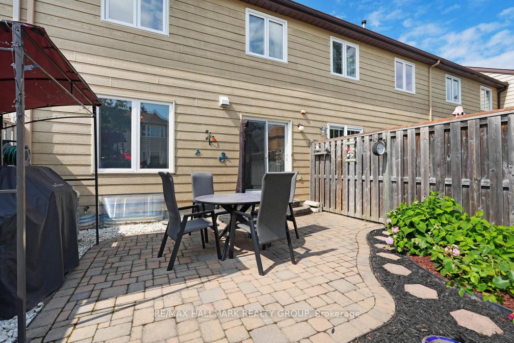 Photo 30 of 92 Waterton Crescent, Ottawa, Kanata - Bridlewood — HOMEH