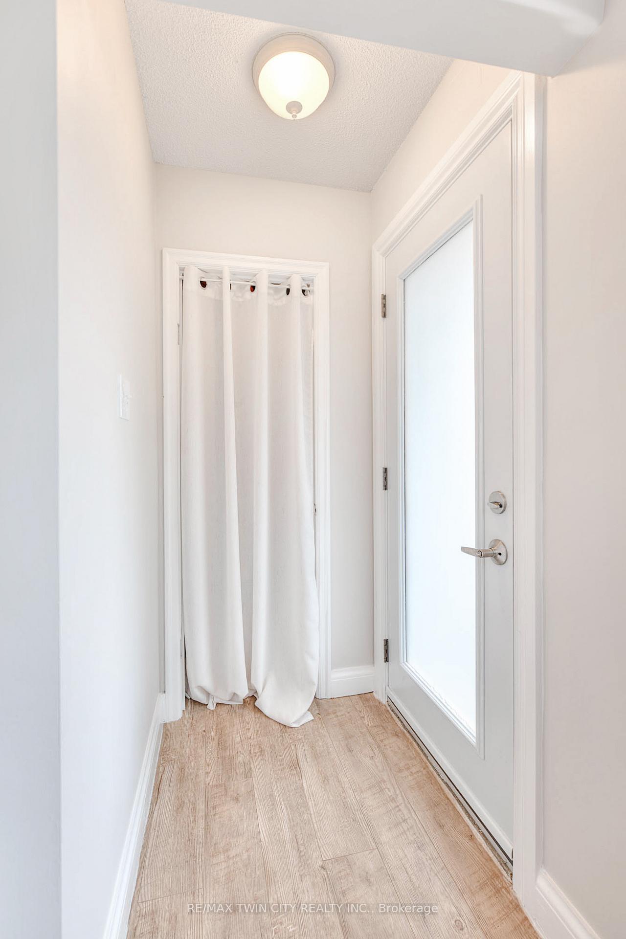 Photo 8 of 124 Fairfield Avenue, Kitchener, Fairfield — HOMEH