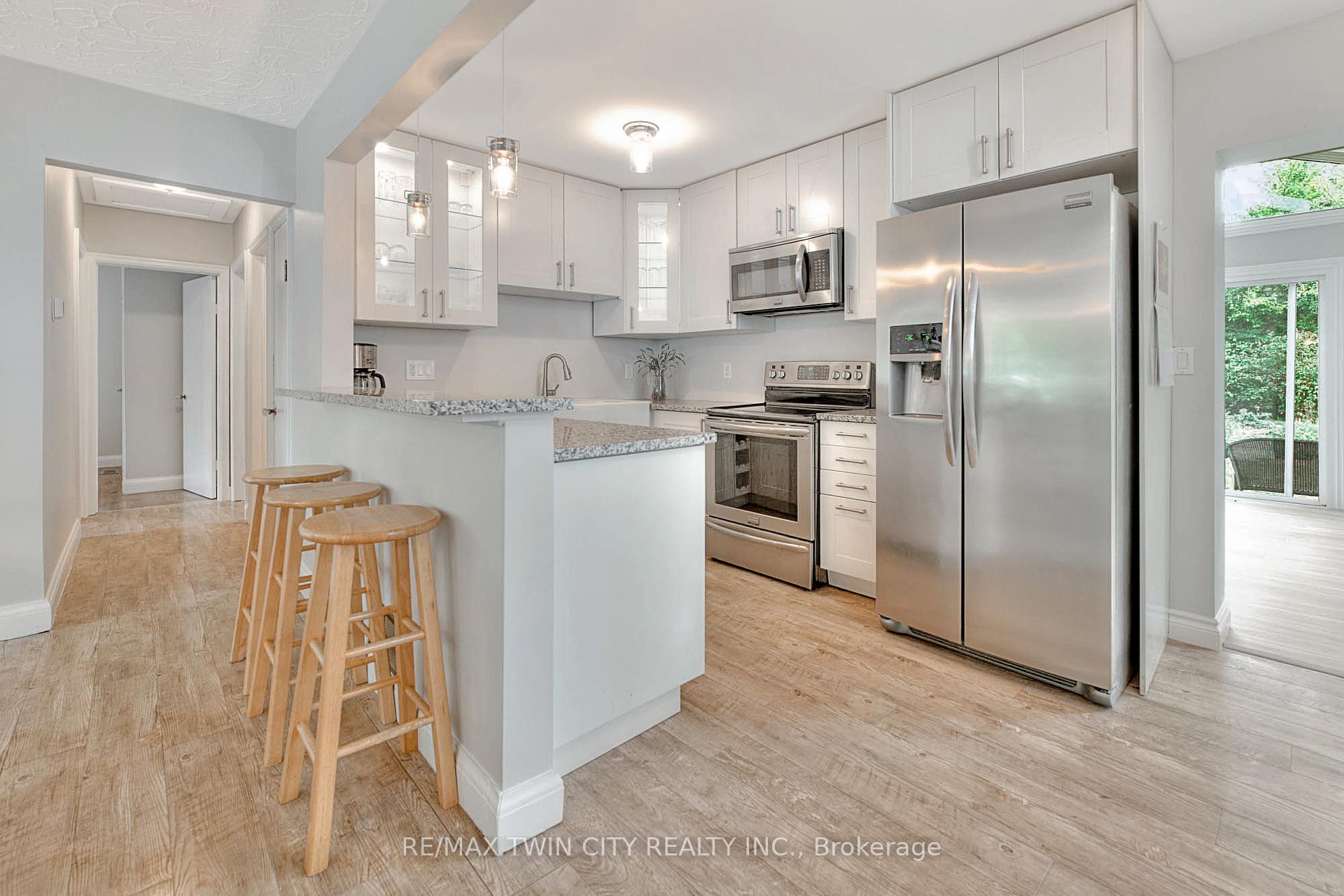 Photo 13 of 124 Fairfield Avenue, Kitchener, Fairfield — HOMEH