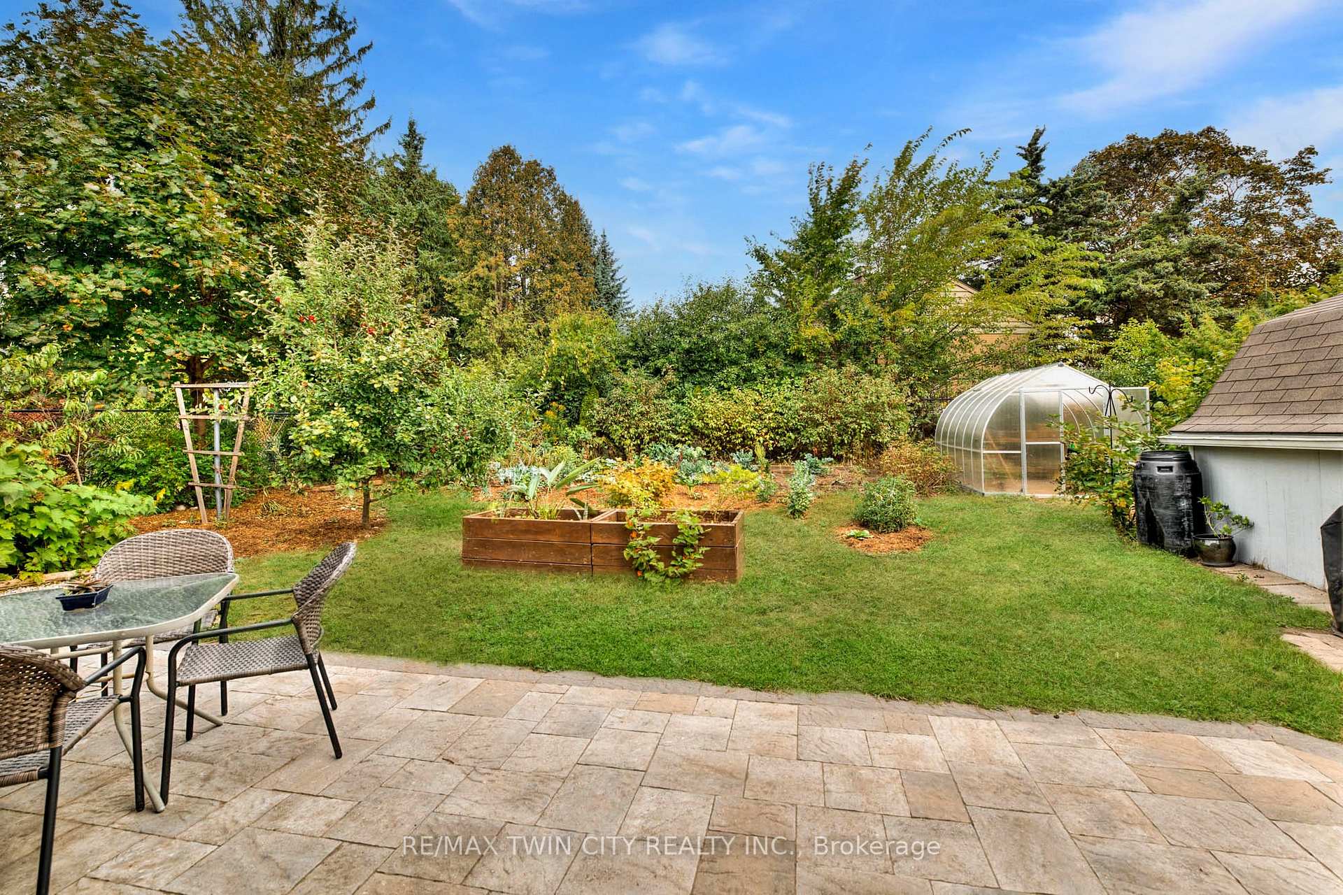 Photo 27 of 124 Fairfield Avenue, Kitchener, Fairfield — HOMEH