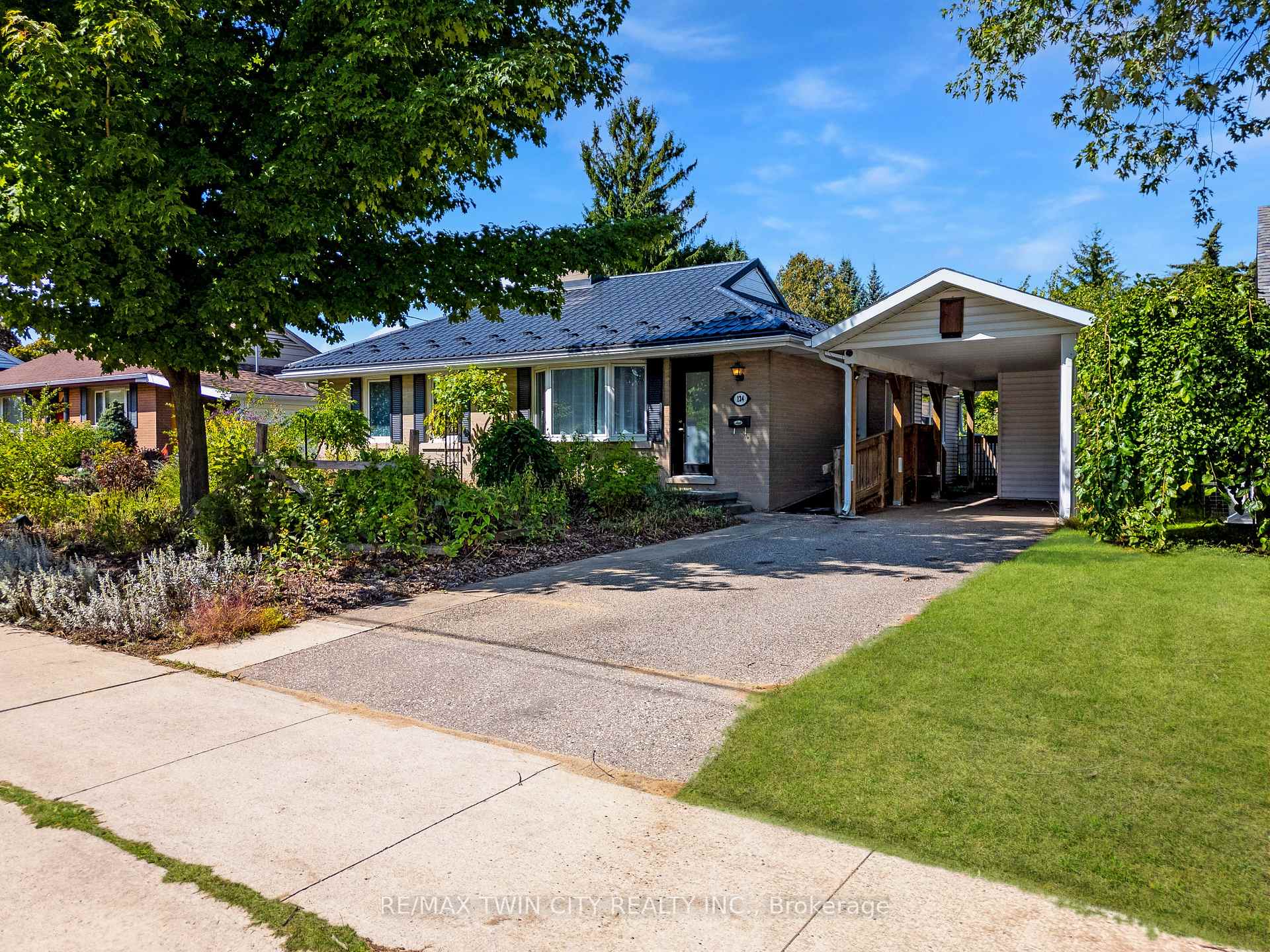 Photo 35 of 124 Fairfield Avenue, Kitchener, Fairfield — HOMEH