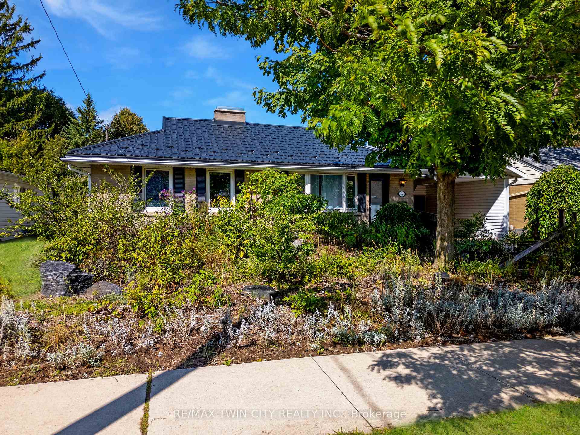 Photo 37 of 124 Fairfield Avenue, Kitchener, Fairfield — HOMEH