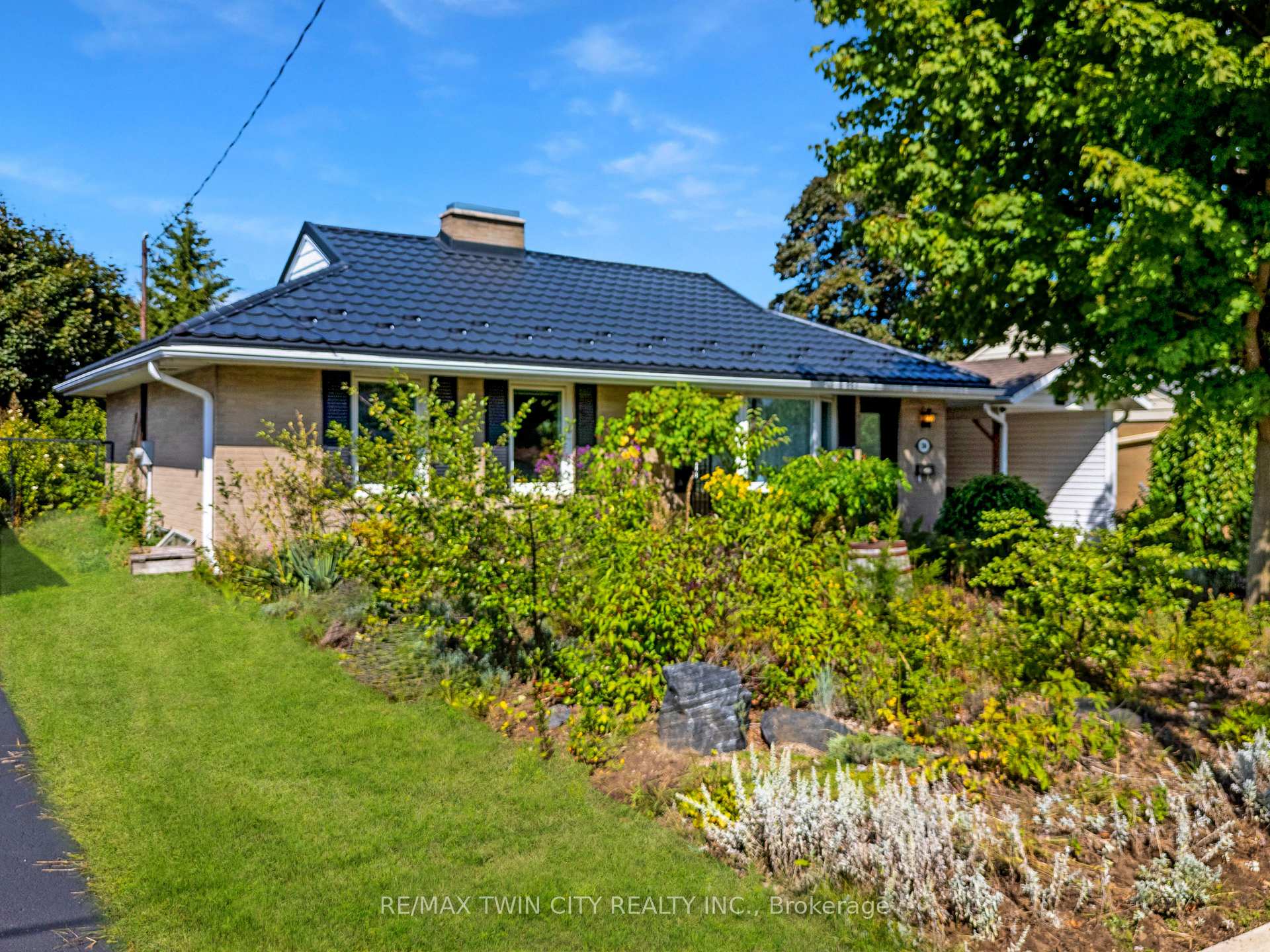 Photo 38 of 124 Fairfield Avenue, Kitchener, Fairfield — HOMEH