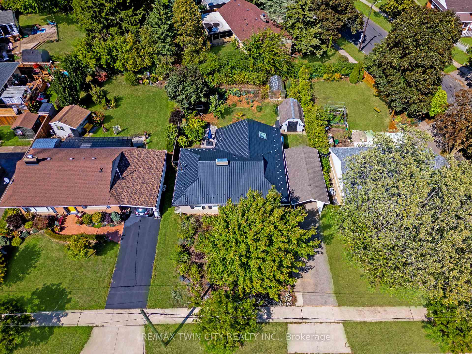 Photo 39 of 124 Fairfield Avenue, Kitchener, Fairfield — HOMEH