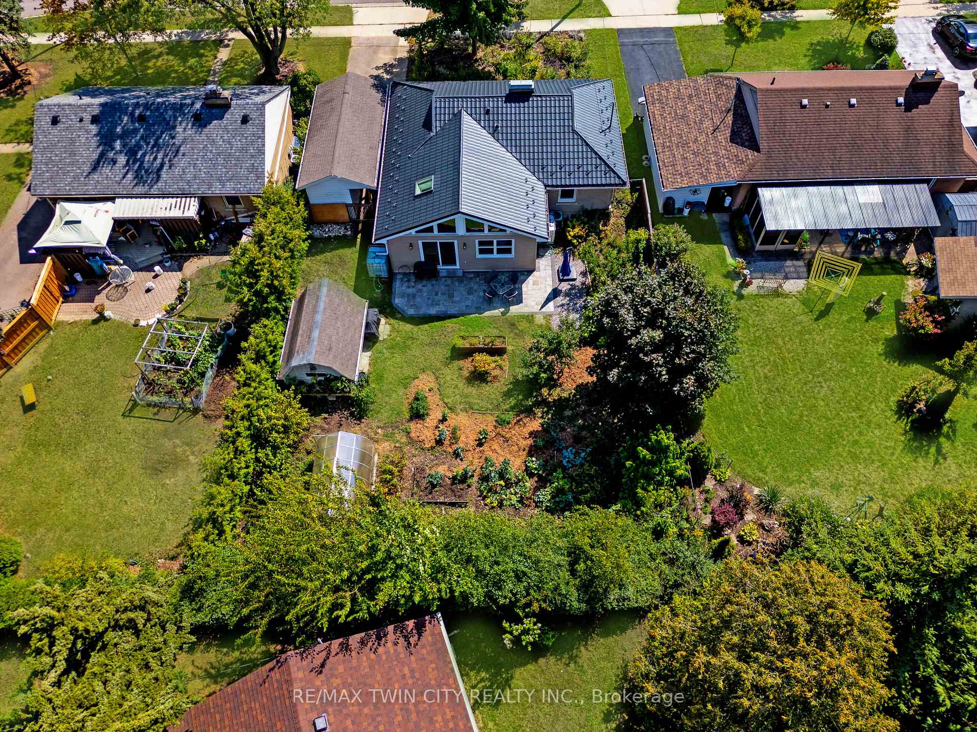 Photo 46 of 124 Fairfield Avenue, Kitchener, Fairfield — HOMEH