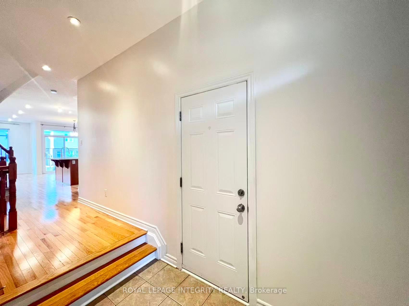 Photo 4 of 1029 Ottenbrite Crescent, Ottawa, Kanata - Kanata Lakes/Heritage Hills — HOMEH