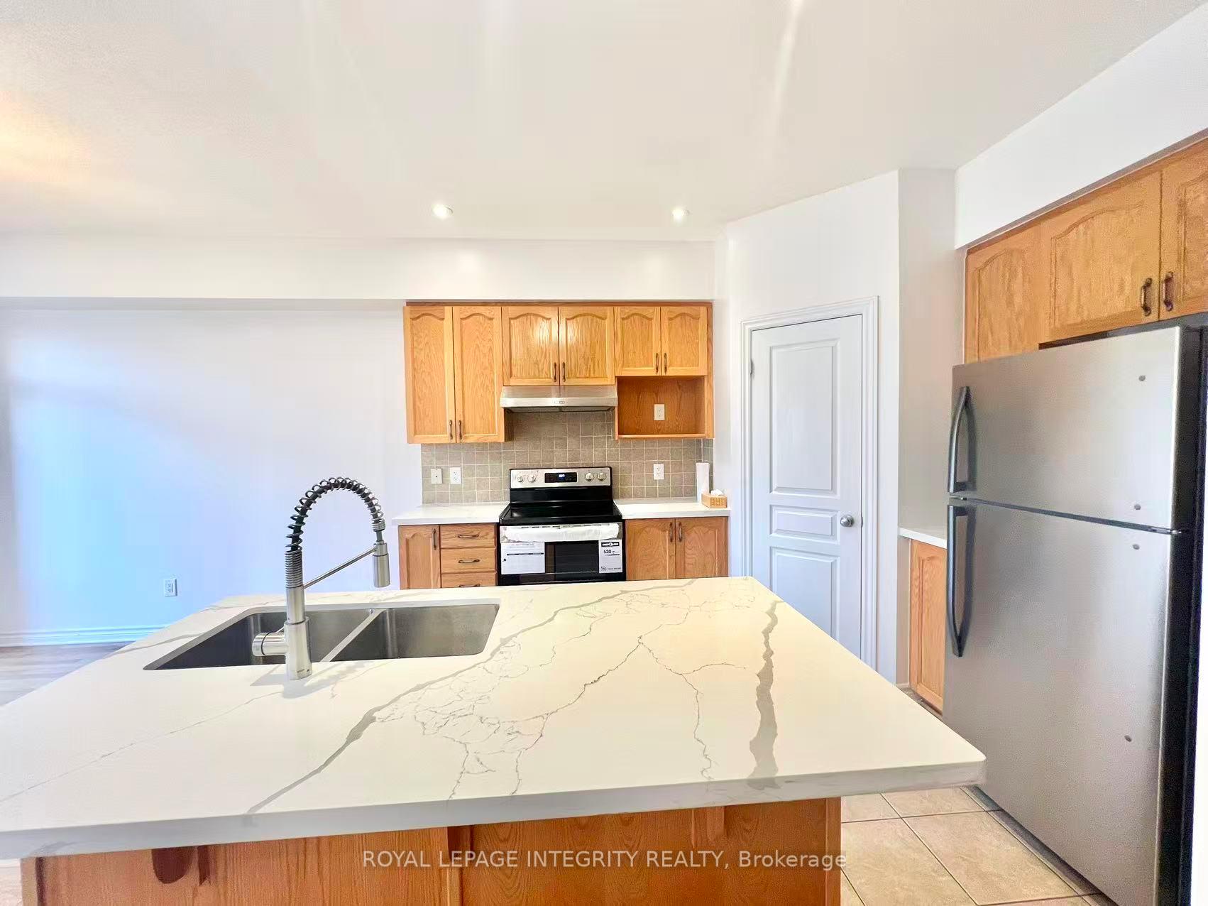 Photo 7 of 1029 Ottenbrite Crescent, Ottawa, Kanata - Kanata Lakes/Heritage Hills — HOMEH