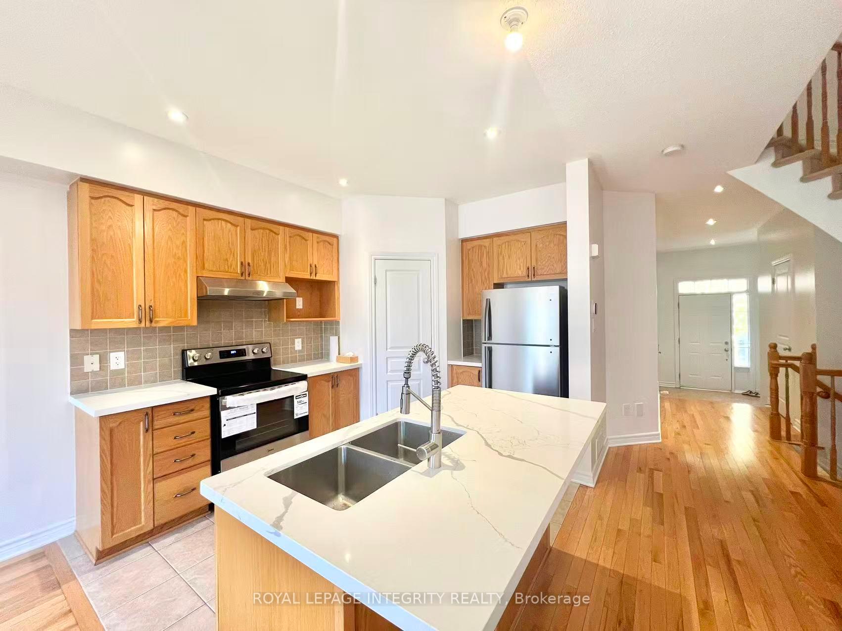 Photo 8 of 1029 Ottenbrite Crescent, Ottawa, Kanata - Kanata Lakes/Heritage Hills — HOMEH