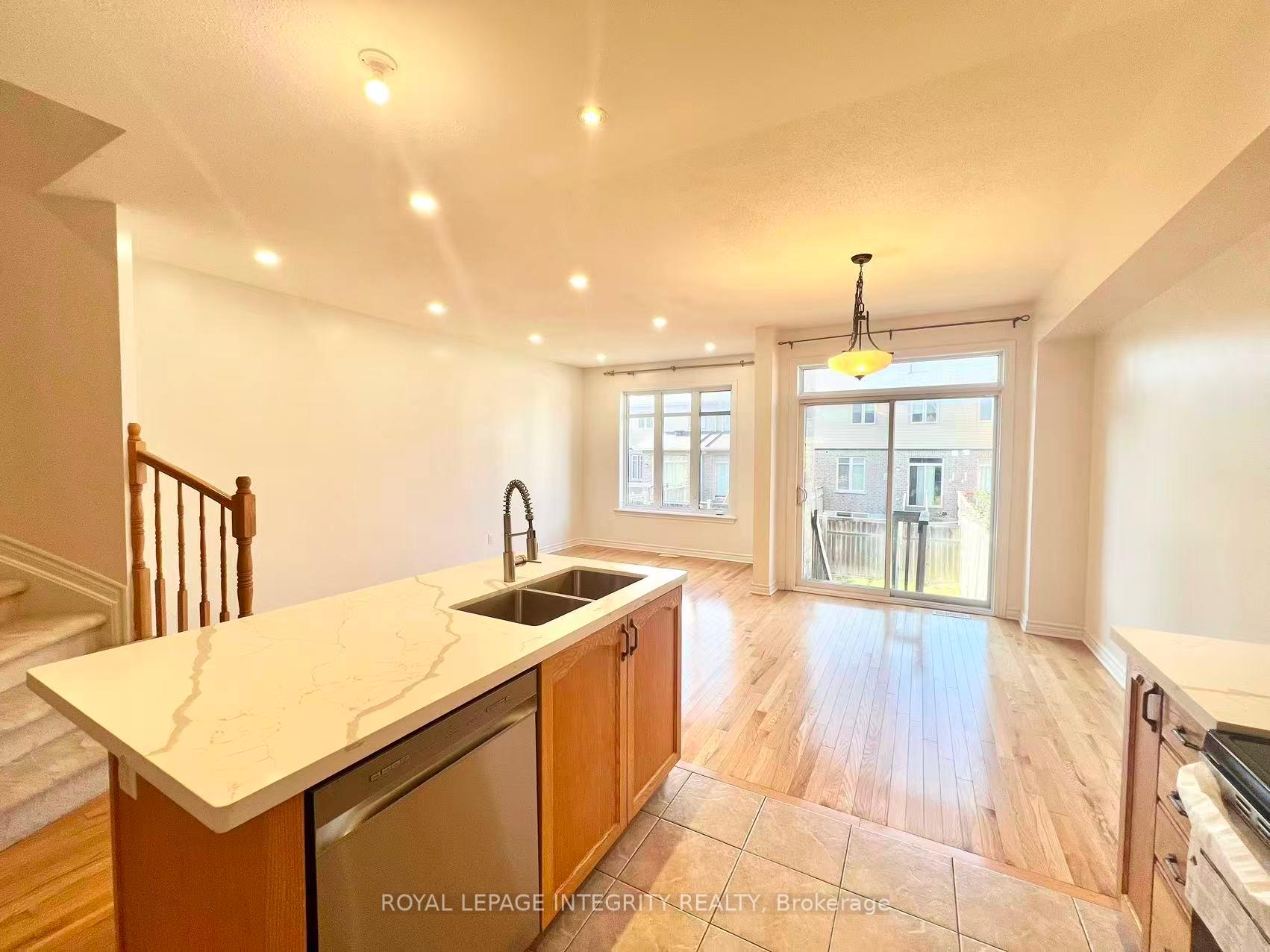 Photo 11 of 1029 Ottenbrite Crescent, Ottawa, Kanata - Kanata Lakes/Heritage Hills — HOMEH