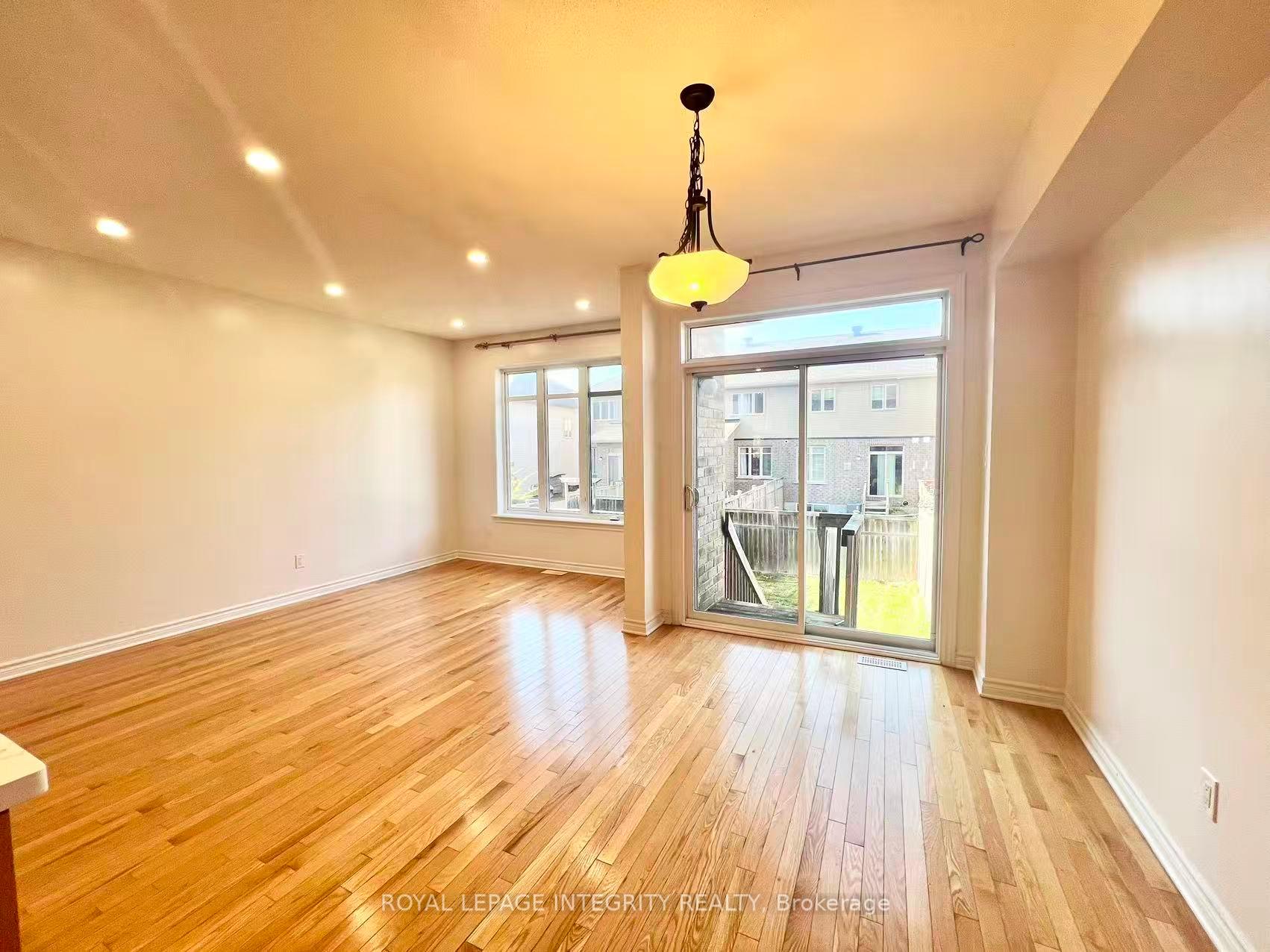 Photo 12 of 1029 Ottenbrite Crescent, Ottawa, Kanata - Kanata Lakes/Heritage Hills — HOMEH