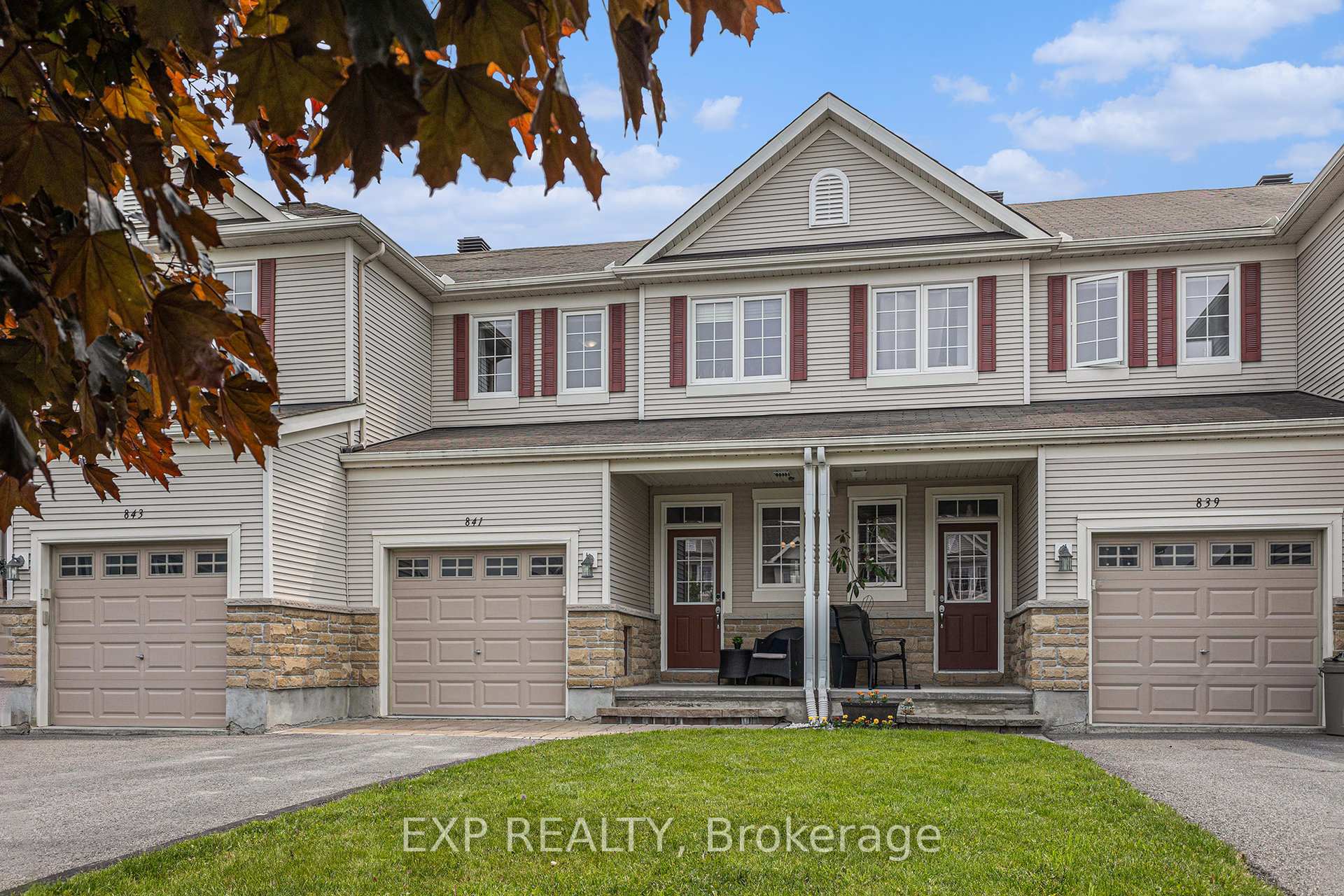 Photo 3 of 841 Tabaret Street, Ottawa, Kanata - Emerald Meadows/Trailwest — HOMEH