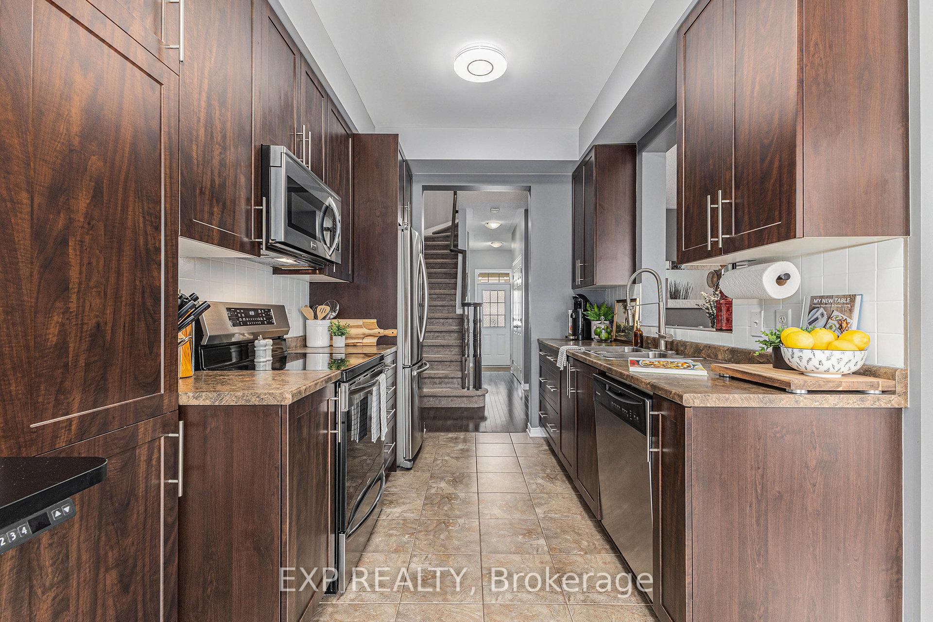 Photo 9 of 841 Tabaret Street, Ottawa, Kanata - Emerald Meadows/Trailwest — HOMEH
