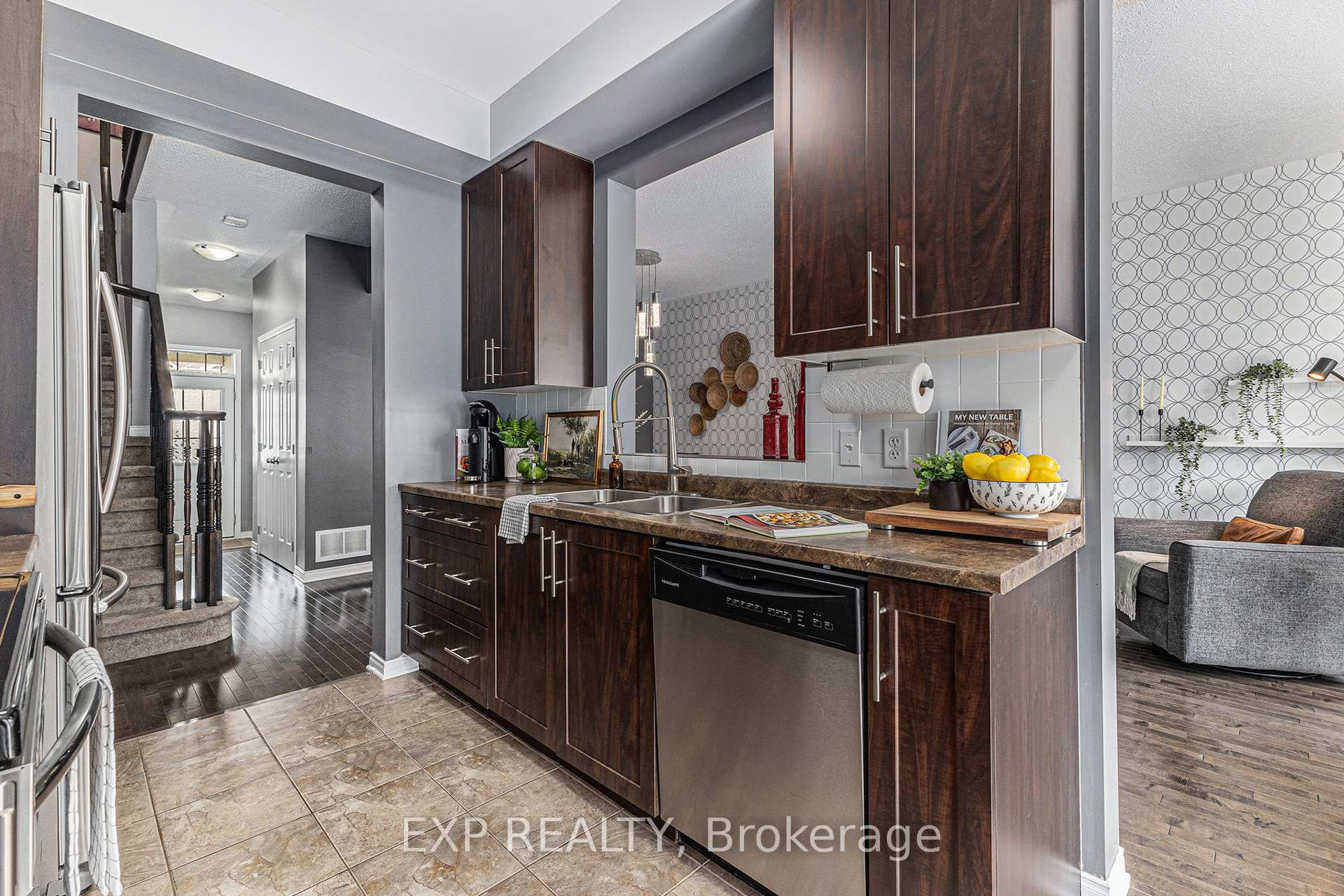 Photo 11 of 841 Tabaret Street, Ottawa, Kanata - Emerald Meadows/Trailwest — HOMEH