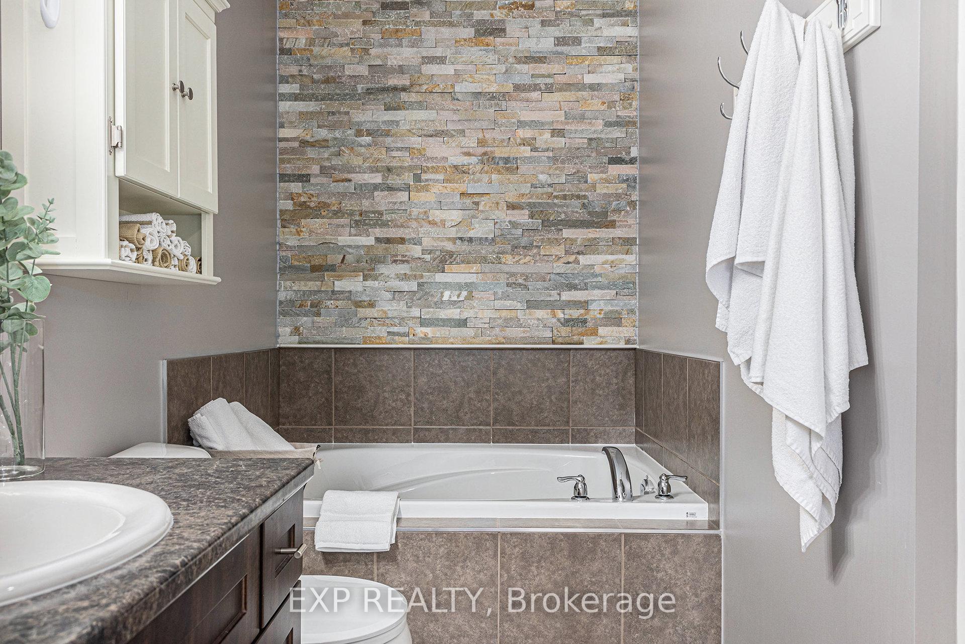 Photo 17 of 841 Tabaret Street, Ottawa, Kanata - Emerald Meadows/Trailwest — HOMEH