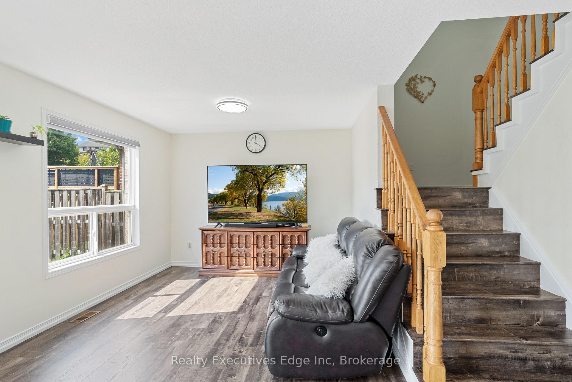 Photo 14 of 74 Joshua Street, Kitchener, Country Hills East — HOMEH