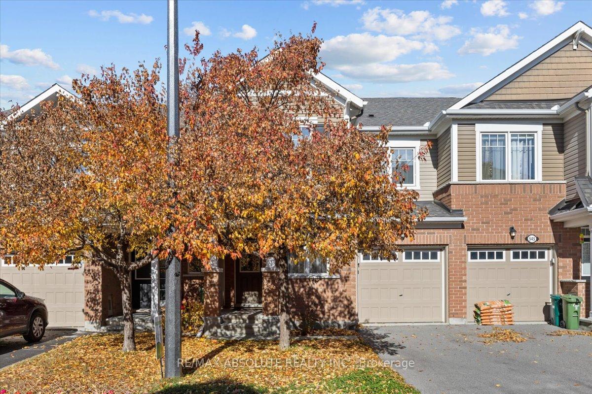 Photo 2 of 543 Foxlight Circle, Ottawa, Kanata - Emerald Meadows/Trailwest — HOMEH