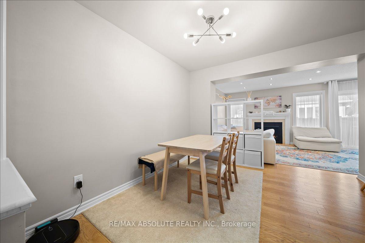 Photo 6 of 543 Foxlight Circle, Ottawa, Kanata - Emerald Meadows/Trailwest — HOMEH