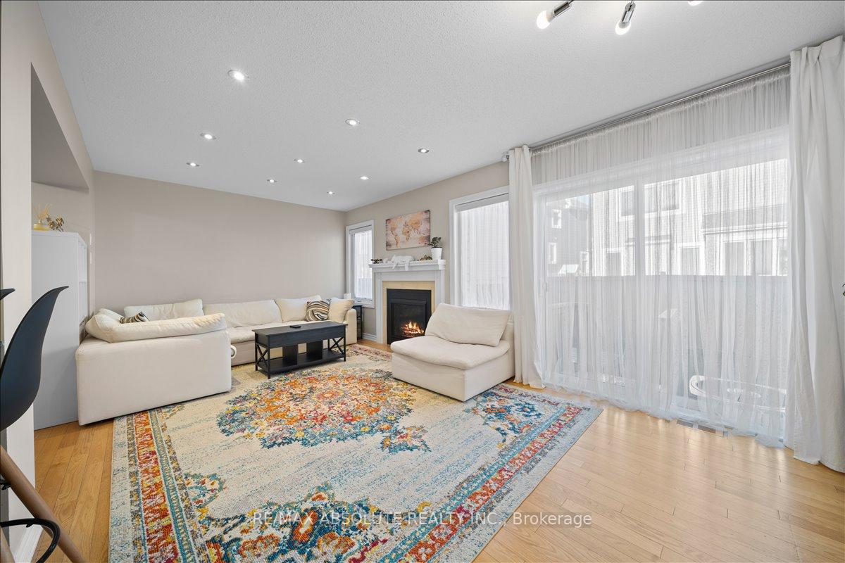 Photo 13 of 543 Foxlight Circle, Ottawa, Kanata - Emerald Meadows/Trailwest — HOMEH