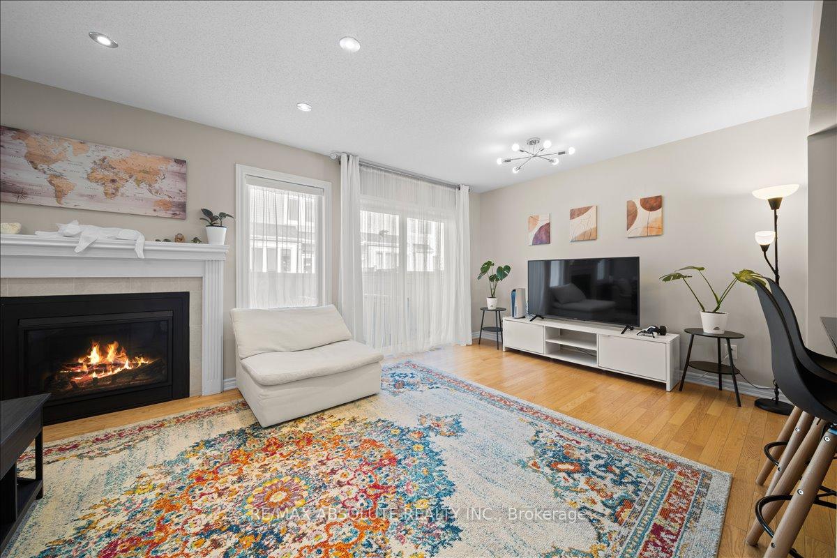 Photo 15 of 543 Foxlight Circle, Ottawa, Kanata - Emerald Meadows/Trailwest — HOMEH