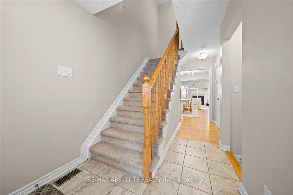 Photo 17 of 543 Foxlight Circle, Ottawa, Kanata - Emerald Meadows/Trailwest — HOMEH