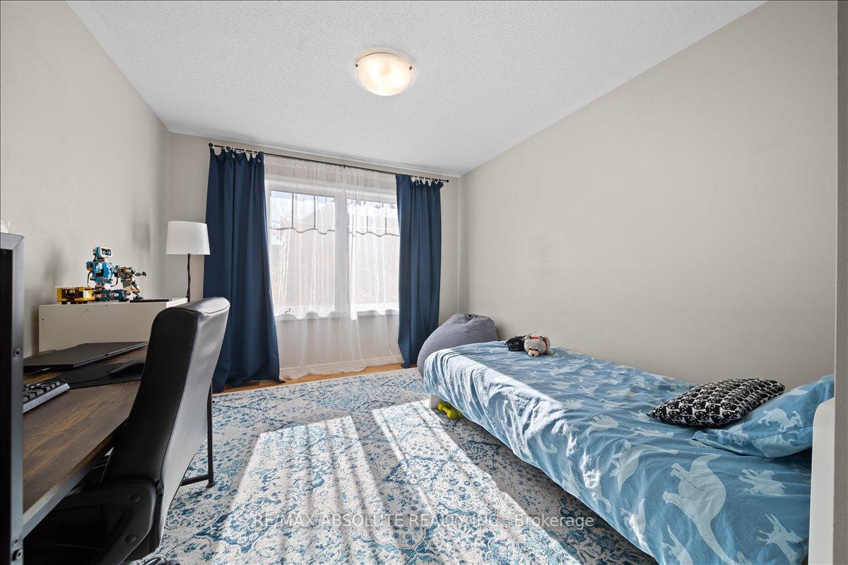 Photo 19 of 543 Foxlight Circle, Ottawa, Kanata - Emerald Meadows/Trailwest — HOMEH