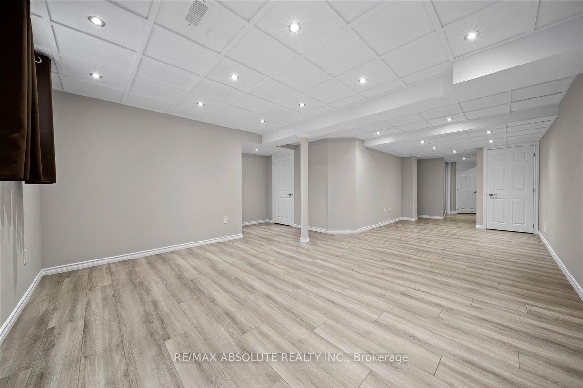 Photo 23 of 543 Foxlight Circle, Ottawa, Kanata - Emerald Meadows/Trailwest — HOMEH