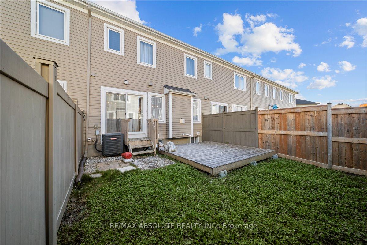 Photo 25 of 543 Foxlight Circle, Ottawa, Kanata - Emerald Meadows/Trailwest — HOMEH