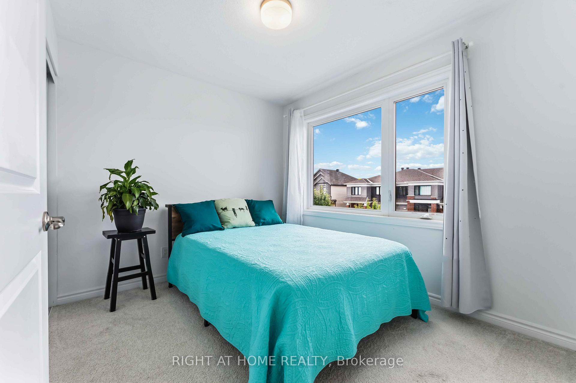 Photo 17 of 756 Brittanic Road, Ottawa, Kanata - Emerald Meadows/Trailwest — HOMEH