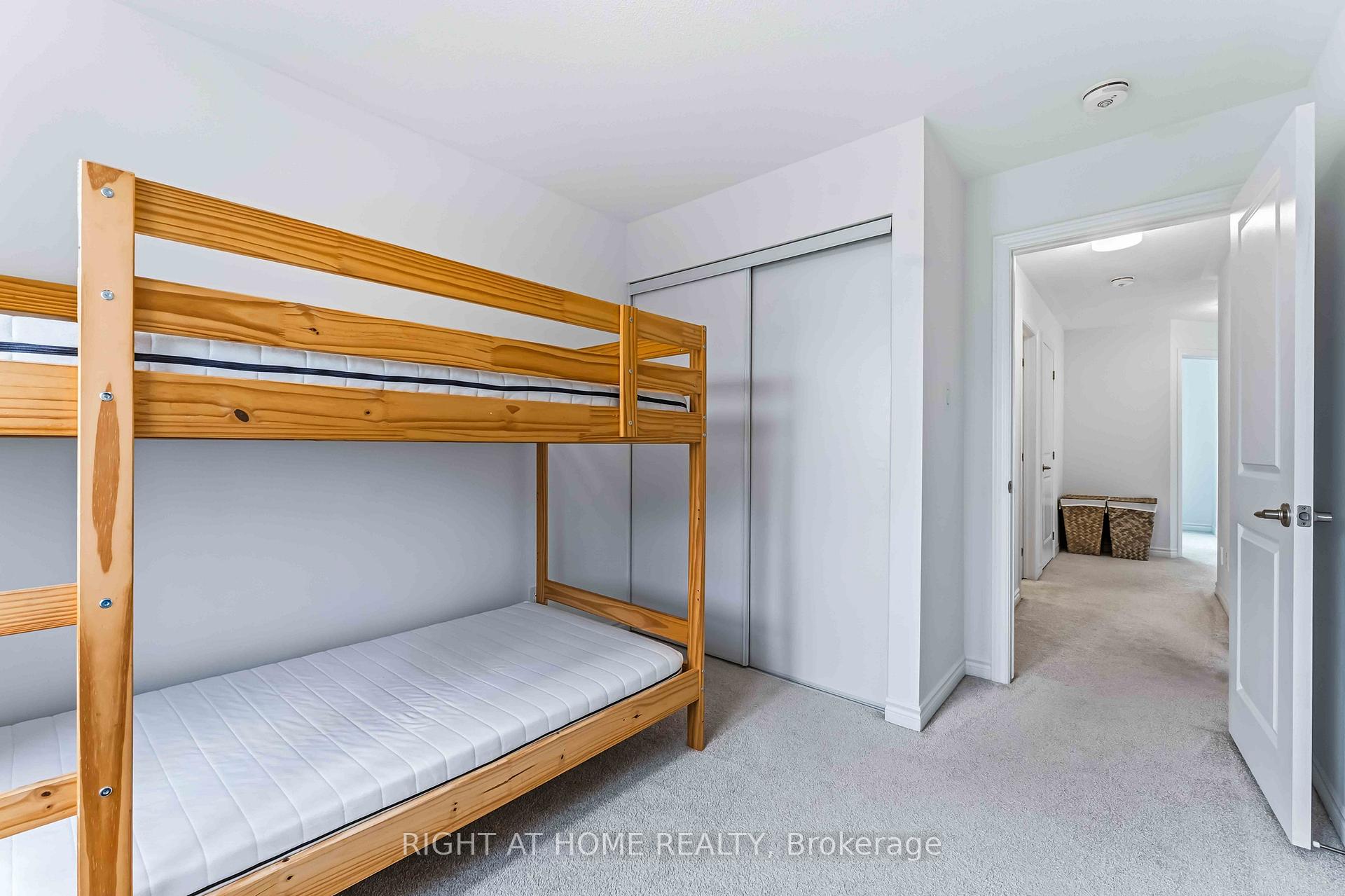 Photo 22 of 756 Brittanic Road, Ottawa, Kanata - Emerald Meadows/Trailwest — HOMEH