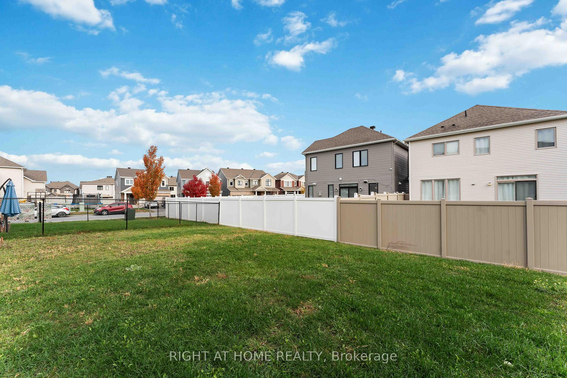 Photo 25 of 756 Brittanic Road, Ottawa, Kanata - Emerald Meadows/Trailwest — HOMEH