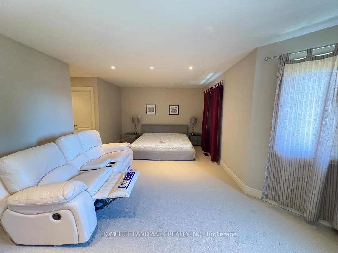 Photo 11 of 29 Hans Drive, Markham, Cachet — HOMEH