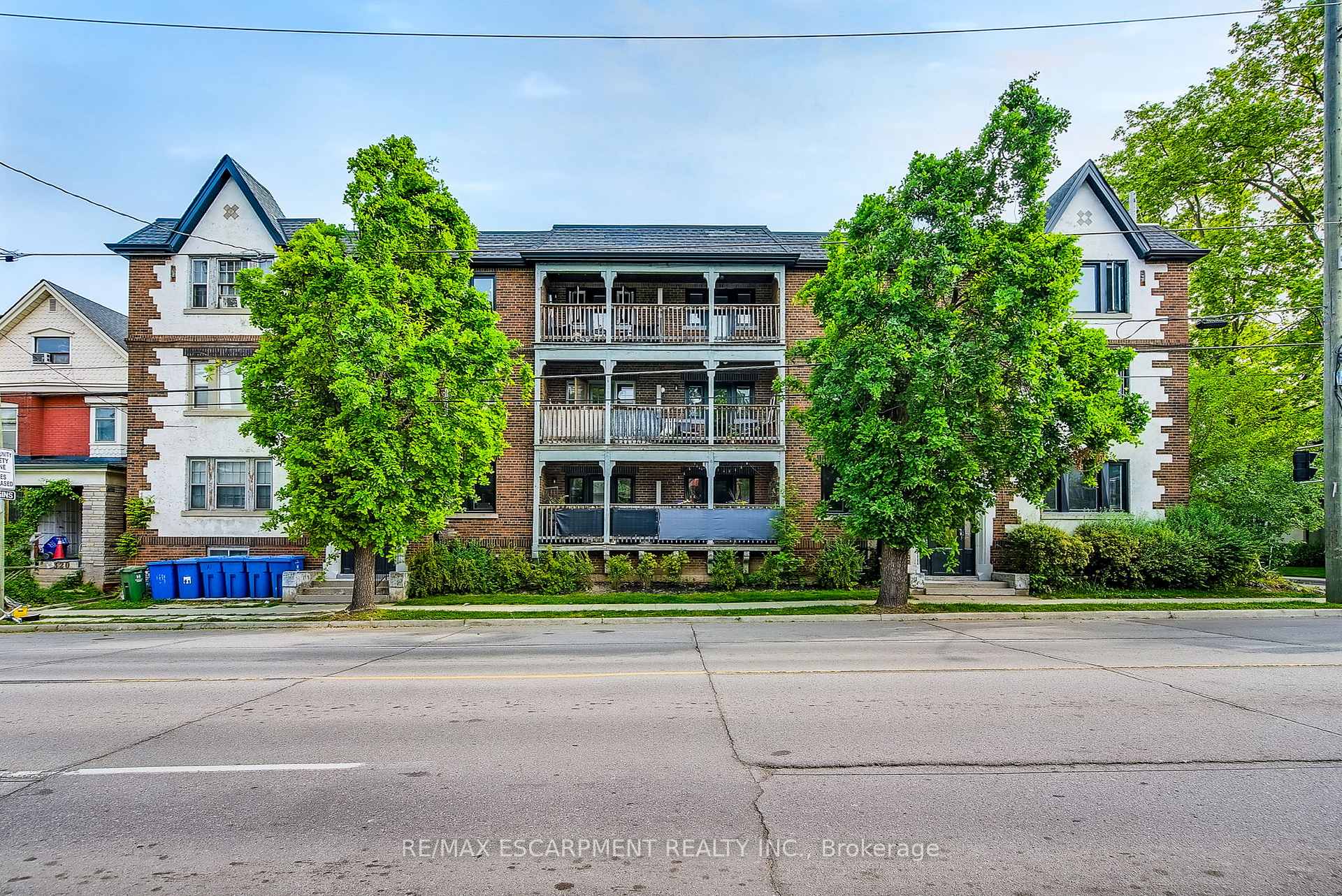 Photo 3 of Unit 9, 312 Aberdeen Avenue, Hamilton, Kirkendall — HOMEH