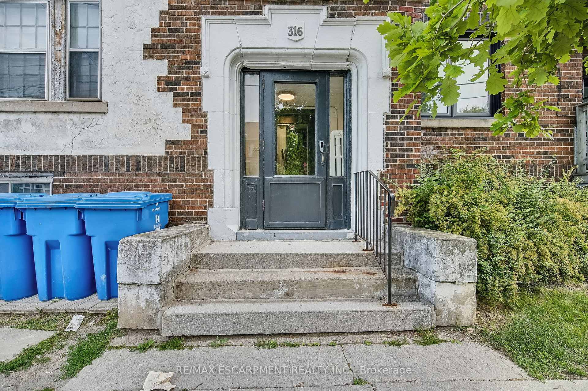Photo 7 of Unit 9, 312 Aberdeen Avenue, Hamilton, Kirkendall — HOMEH
