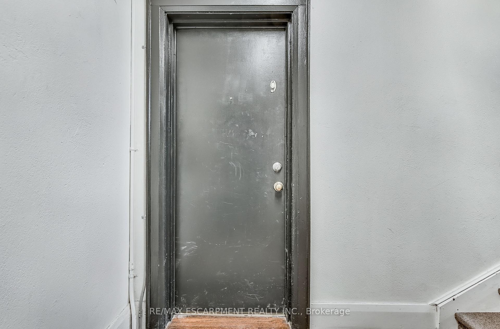 Photo 8 of Unit 9, 312 Aberdeen Avenue, Hamilton, Kirkendall — HOMEH