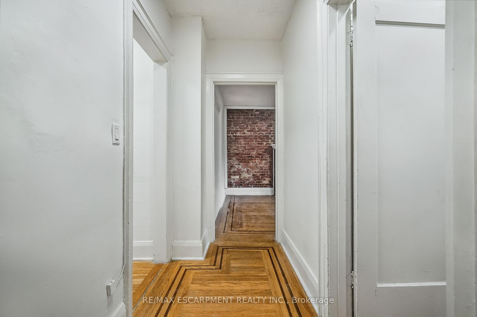 Photo 10 of Unit 9, 312 Aberdeen Avenue, Hamilton, Kirkendall — HOMEH