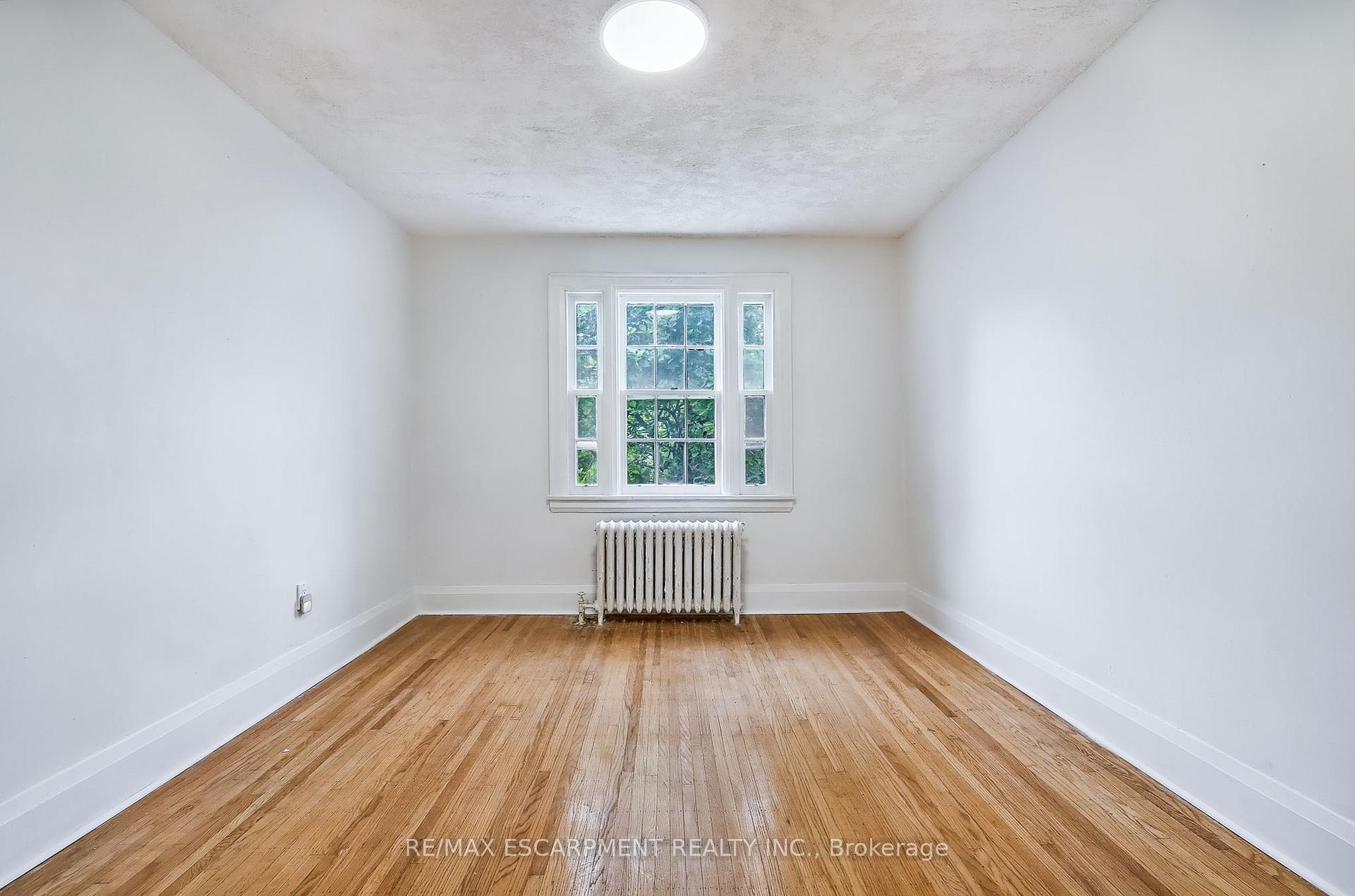 Photo 11 of Unit 9, 312 Aberdeen Avenue, Hamilton, Kirkendall — HOMEH