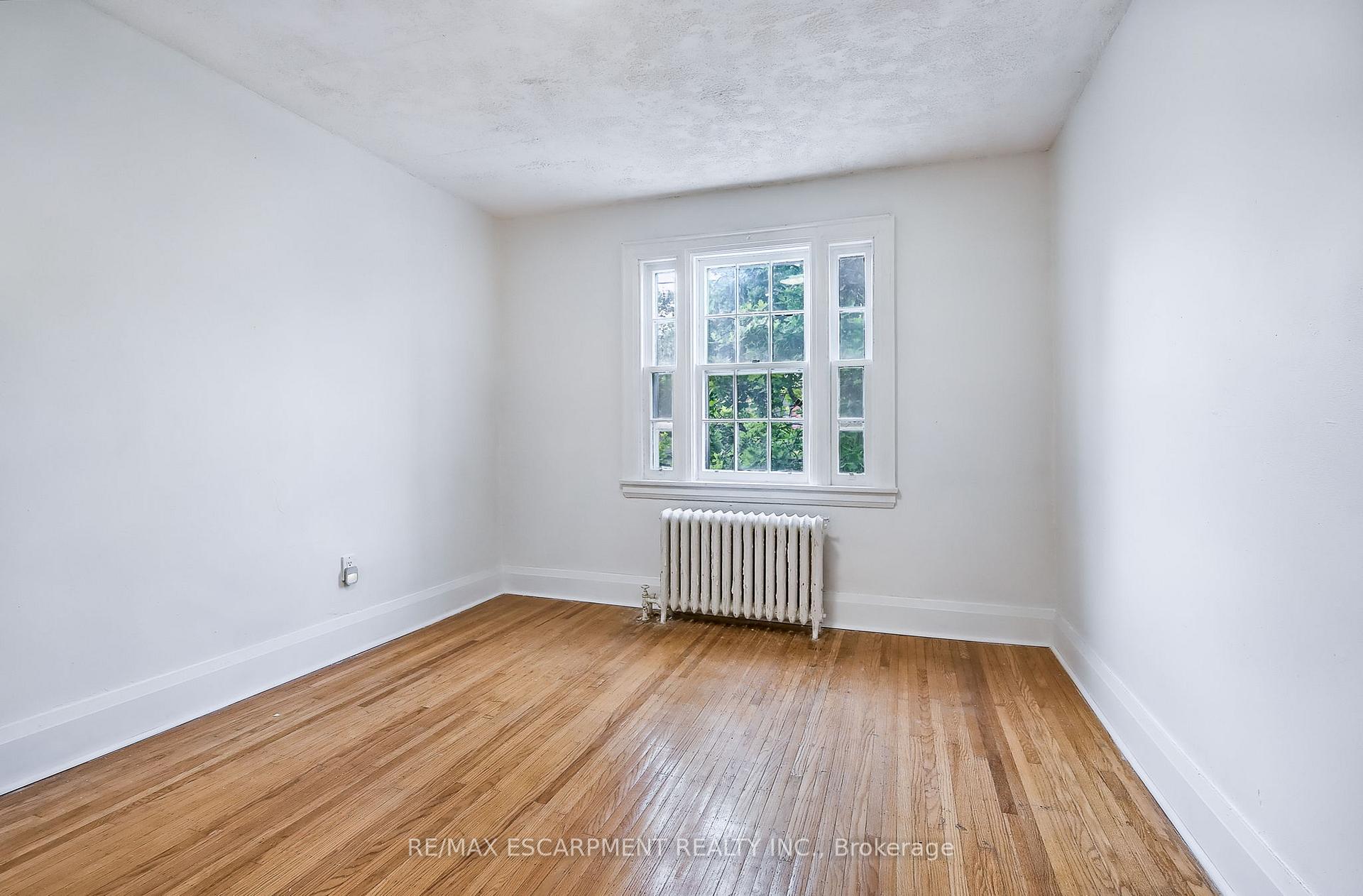 Photo 12 of Unit 9, 312 Aberdeen Avenue, Hamilton, Kirkendall — HOMEH