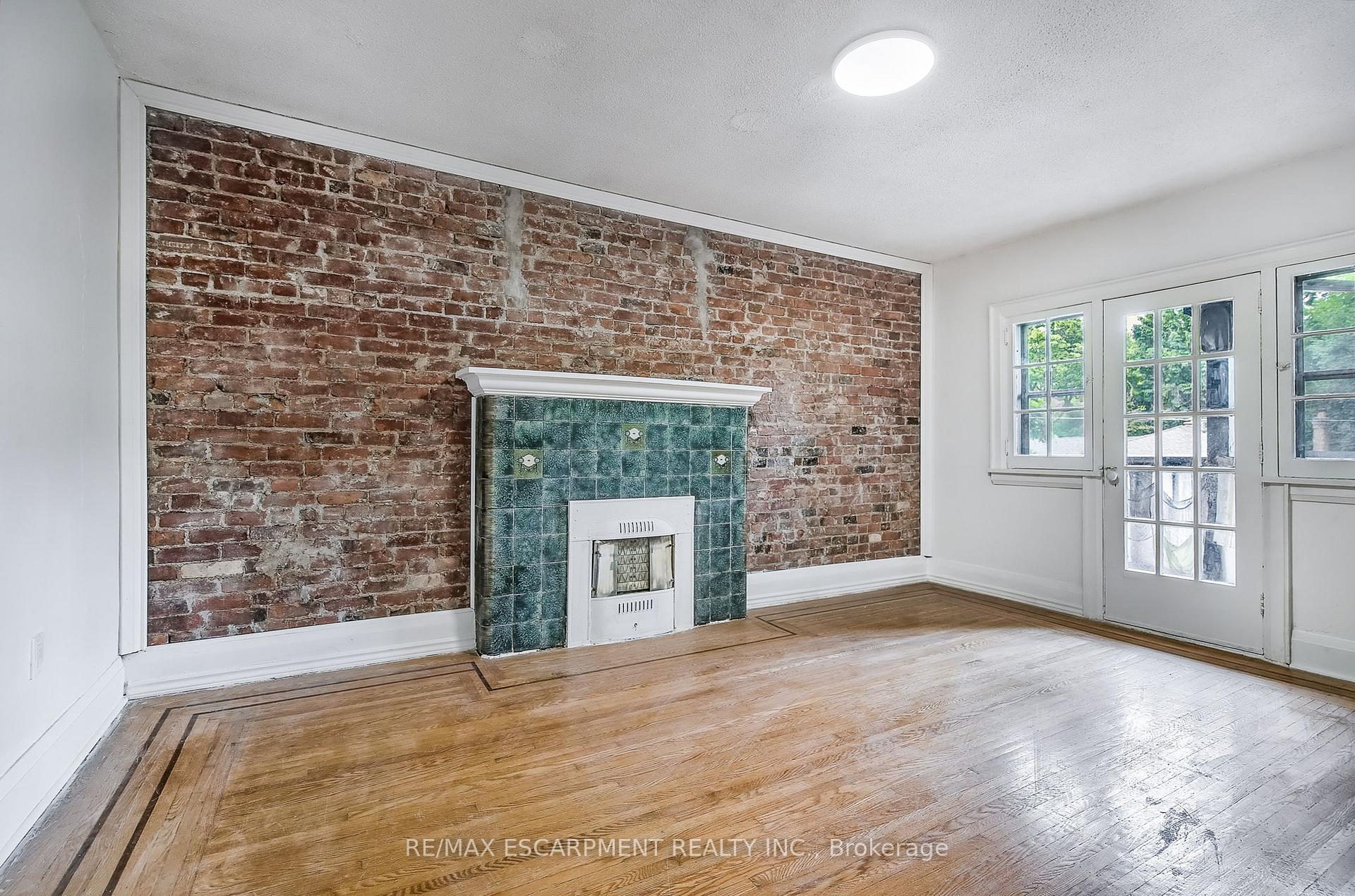 Photo 14 of Unit 9, 312 Aberdeen Avenue, Hamilton, Kirkendall — HOMEH