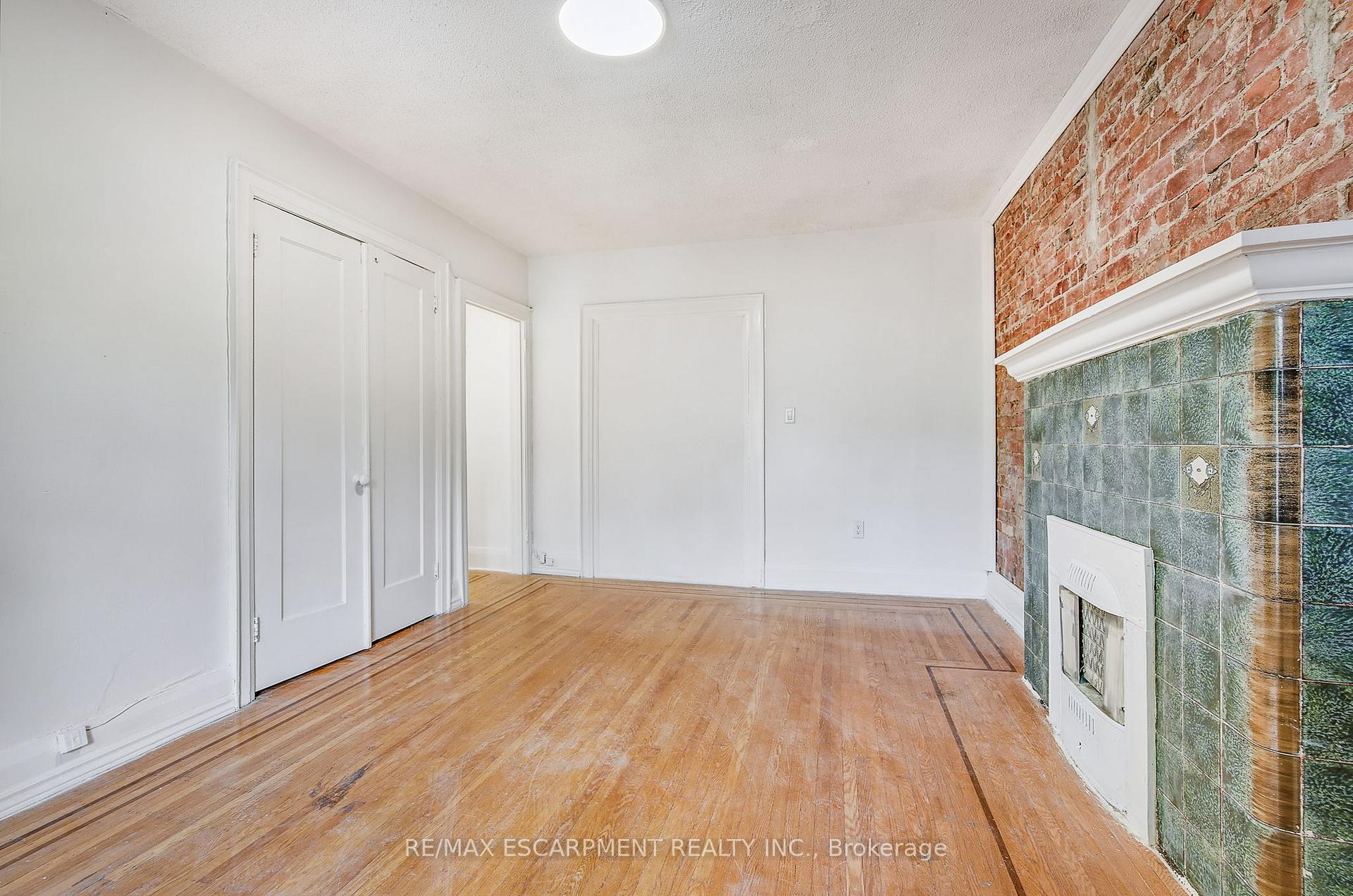Photo 16 of Unit 9, 312 Aberdeen Avenue, Hamilton, Kirkendall — HOMEH
