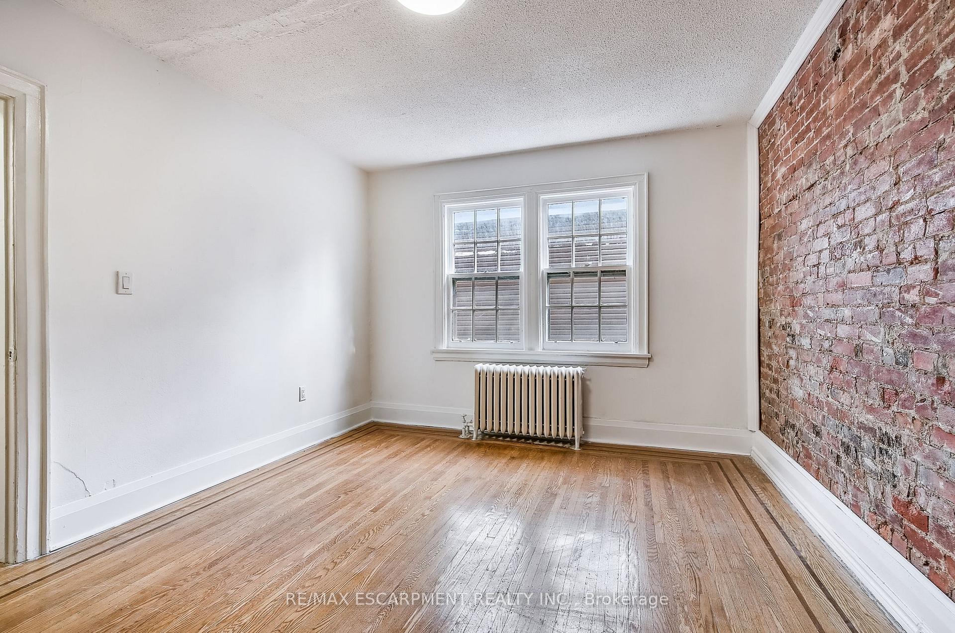 Photo 18 of Unit 9, 312 Aberdeen Avenue, Hamilton, Kirkendall — HOMEH