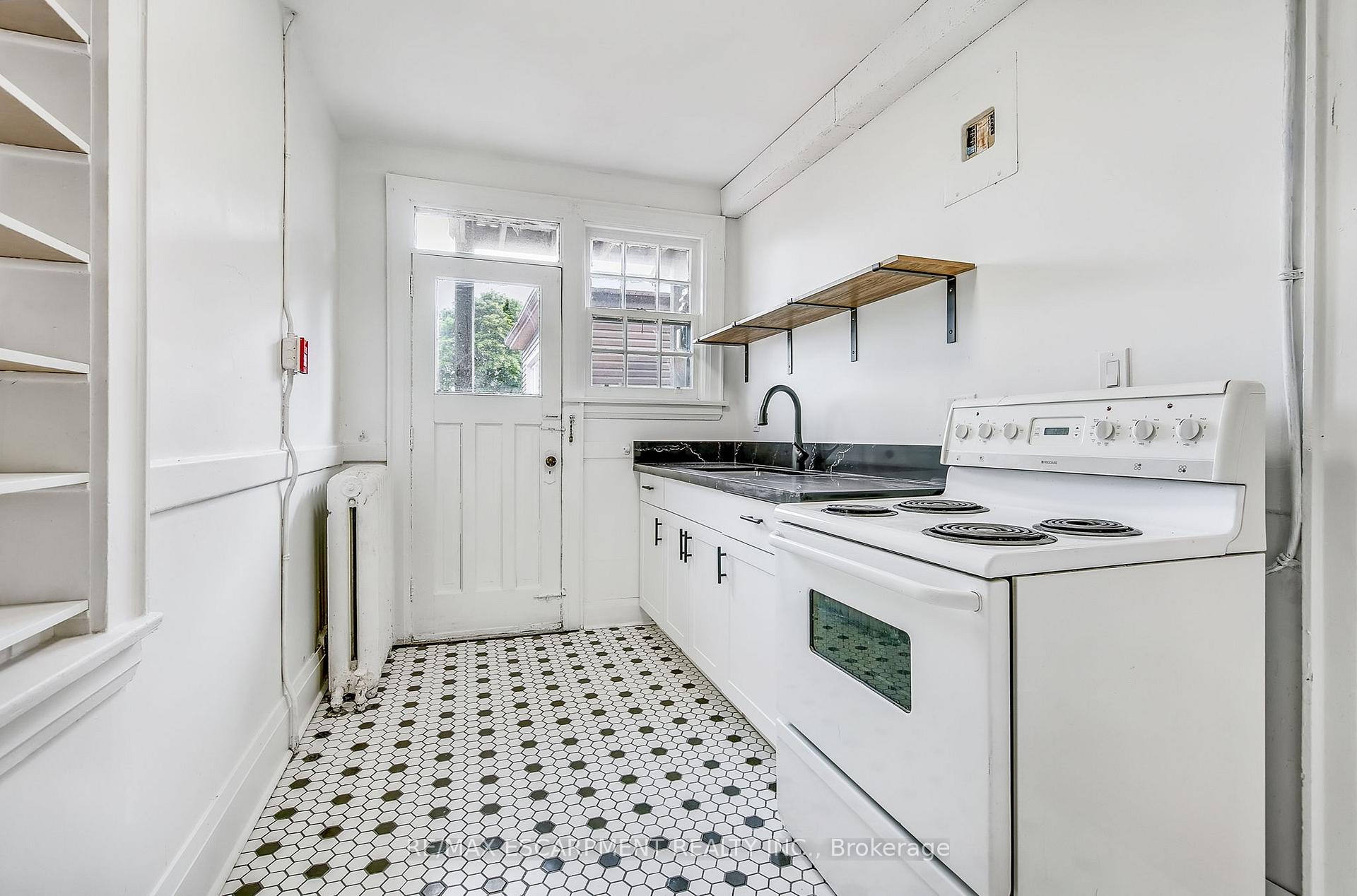 Photo 22 of Unit 9, 312 Aberdeen Avenue, Hamilton, Kirkendall — HOMEH