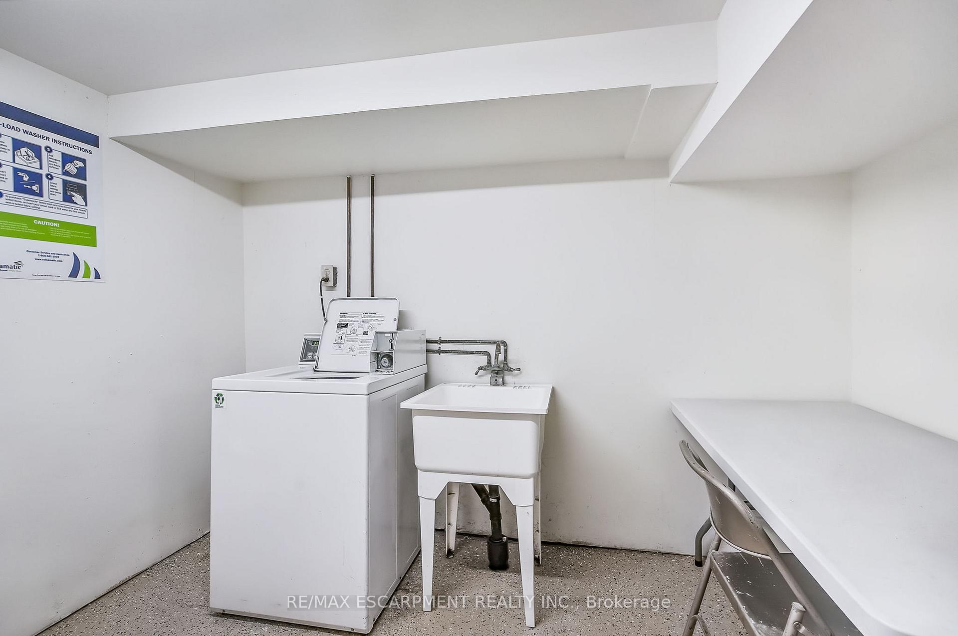 Photo 31 of Unit 9, 312 Aberdeen Avenue, Hamilton, Kirkendall — HOMEH