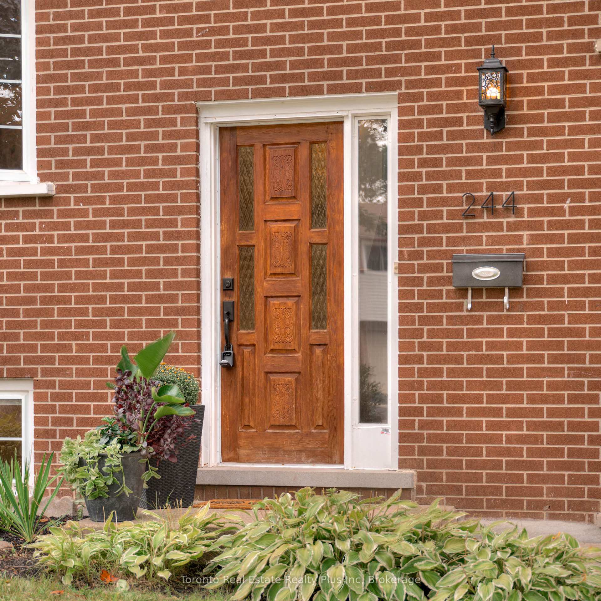 Photo 6 of 244 Westwood Drive, Kitchener — HOMEH