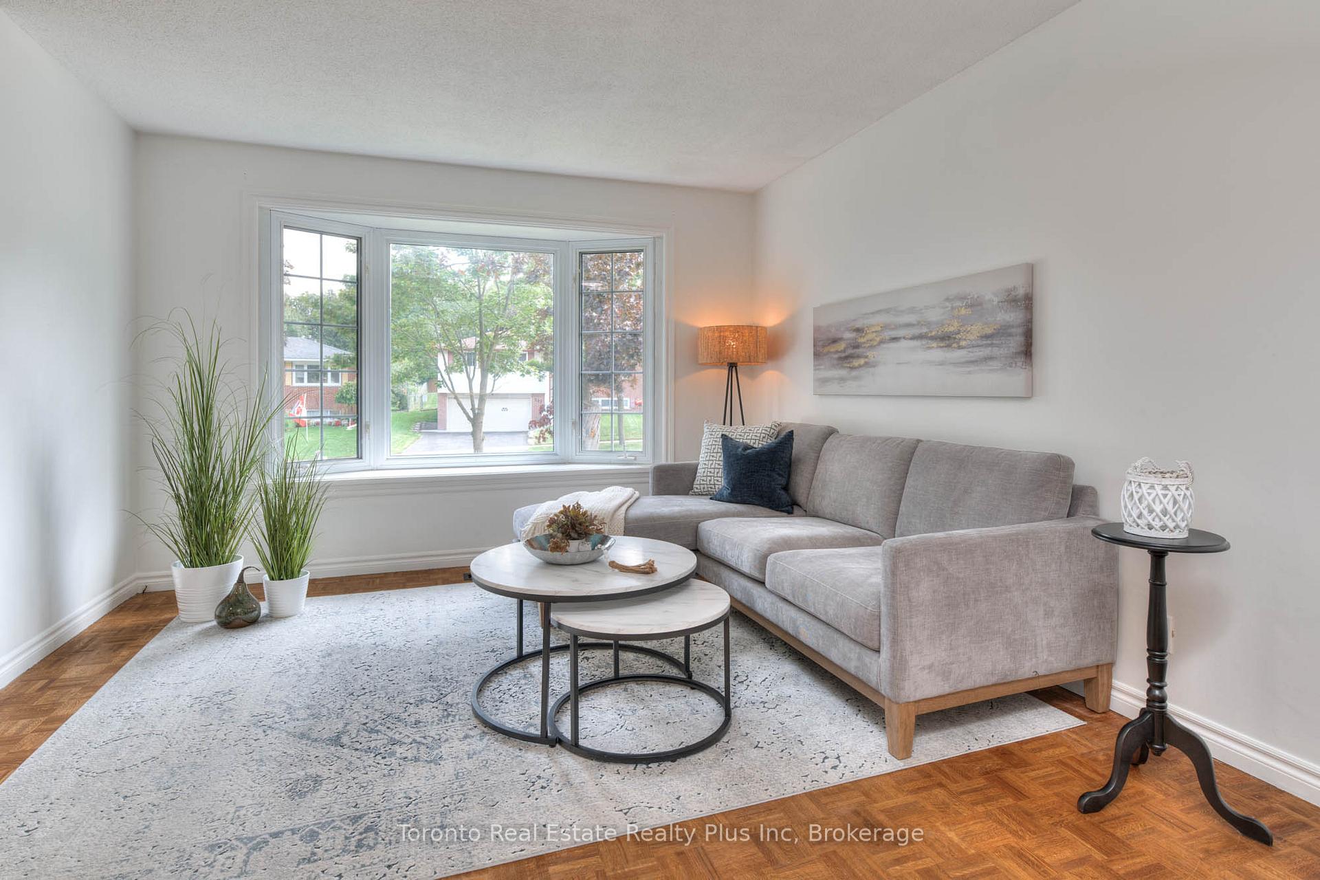 Photo 10 of 244 Westwood Drive, Kitchener — HOMEH