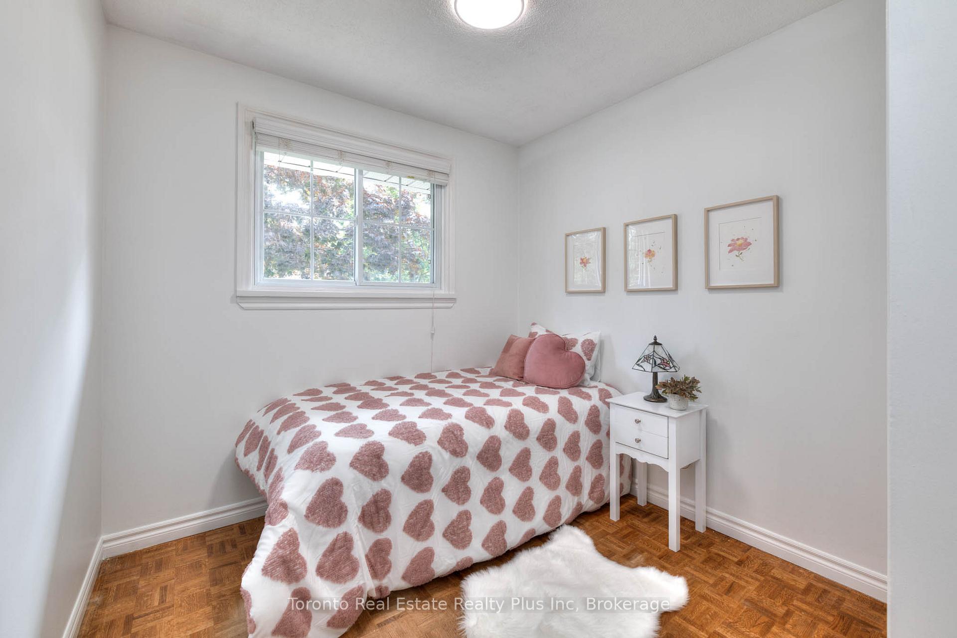 Photo 19 of 244 Westwood Drive, Kitchener — HOMEH