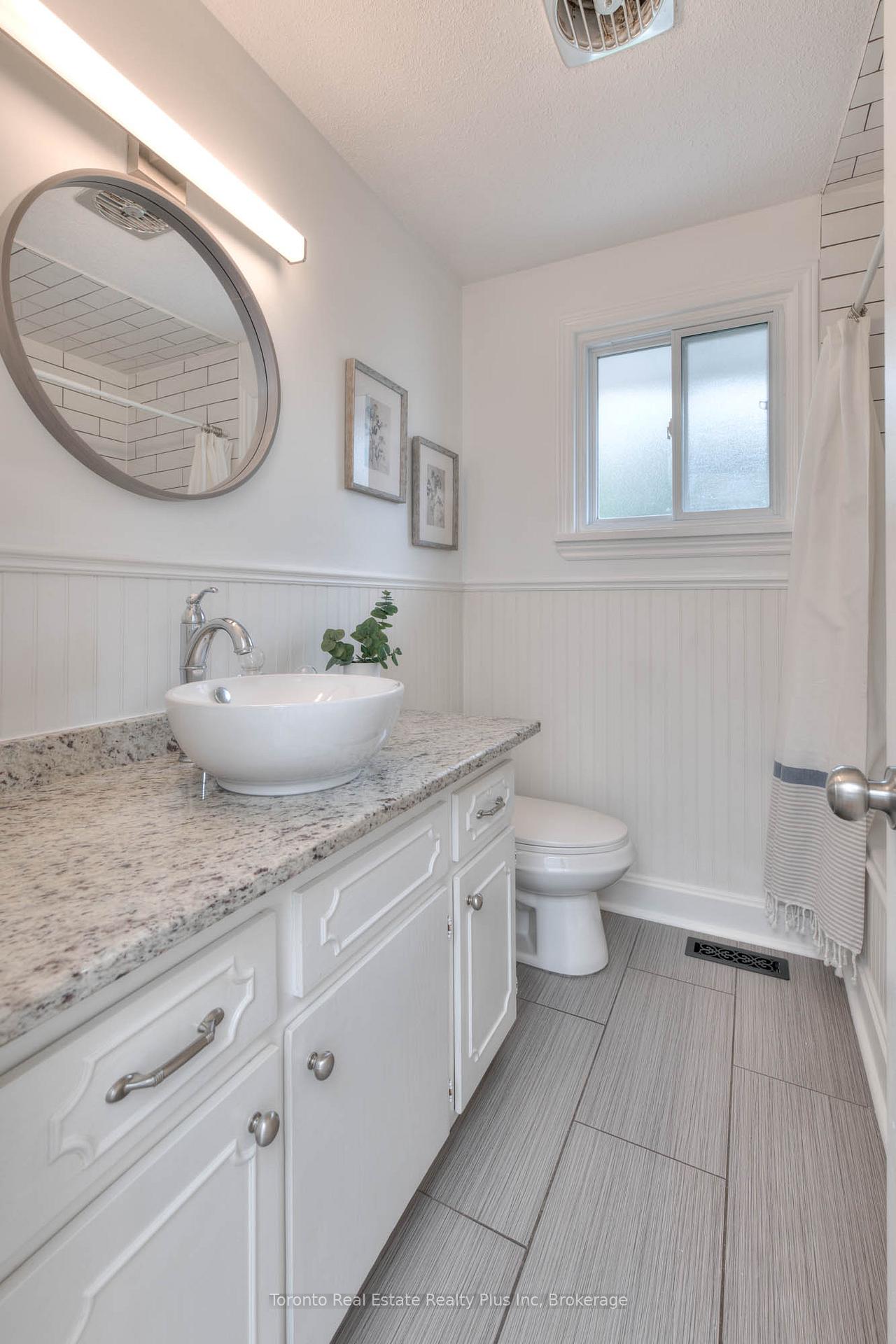 Photo 23 of 244 Westwood Drive, Kitchener — HOMEH