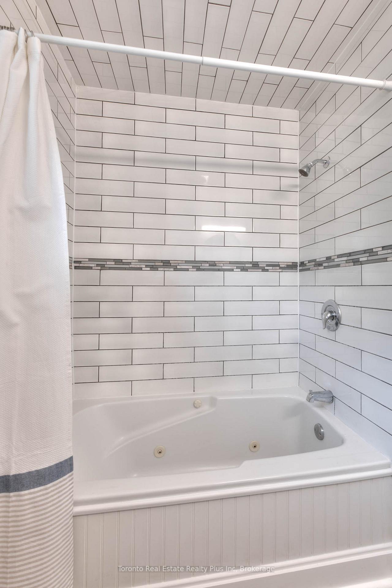 Photo 24 of 244 Westwood Drive, Kitchener — HOMEH