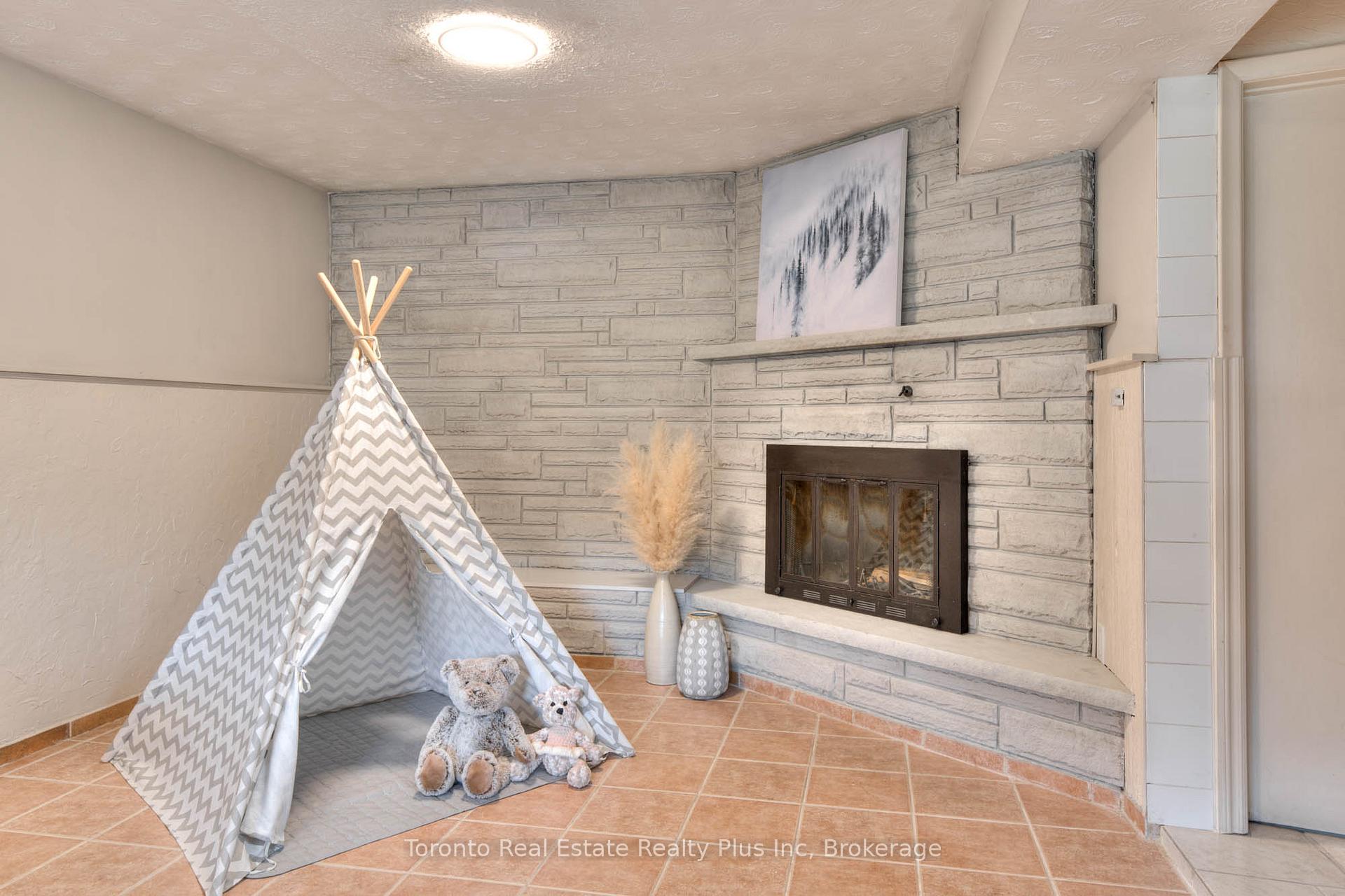 Photo 27 of 244 Westwood Drive, Kitchener — HOMEH